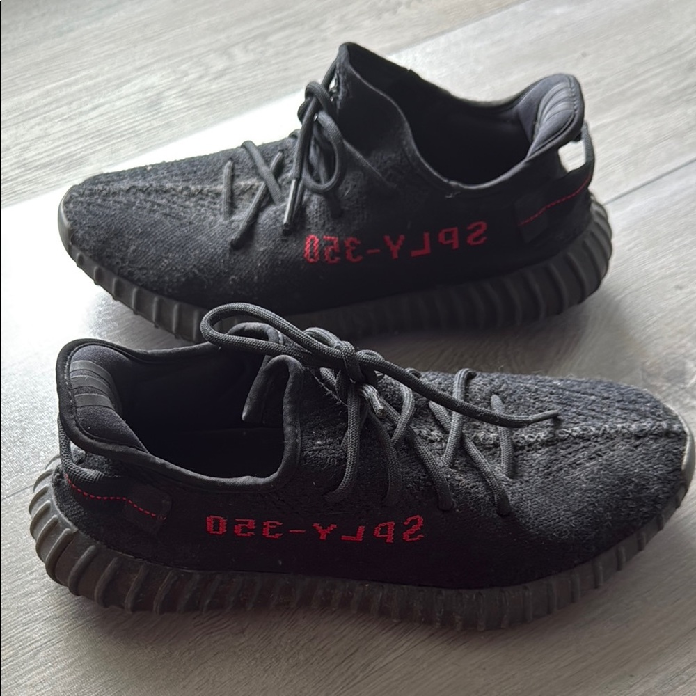 Yeezy Boost 350 V2 Bred (US 10.5)